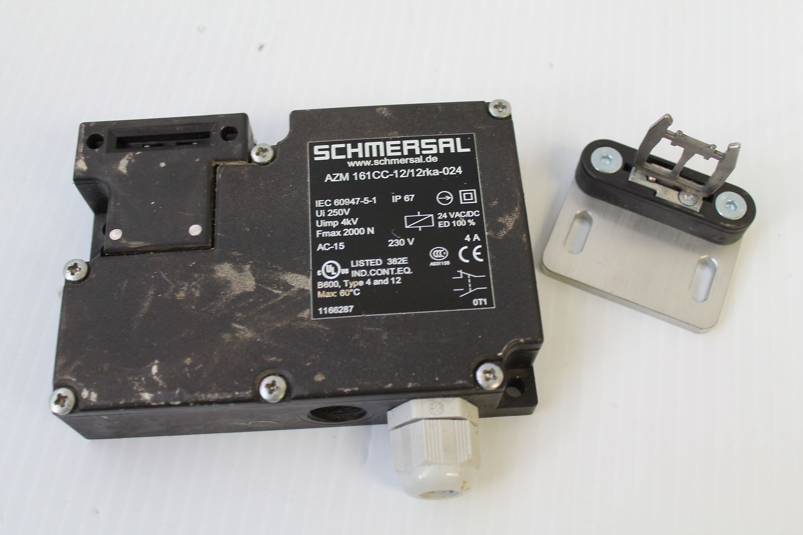 Schmersal AZM 161CC12/12rka024 Safety Interlock Switch with Key eBay