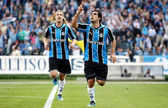 Maxi e Herrera - dois gols cada pelo Grêmio