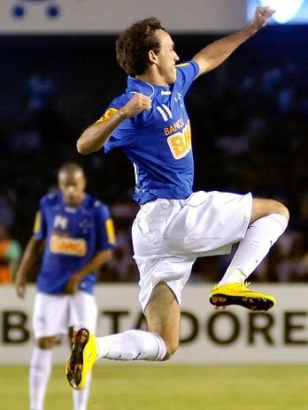 Thiago Ribeiro teve noite de ótimo futebol