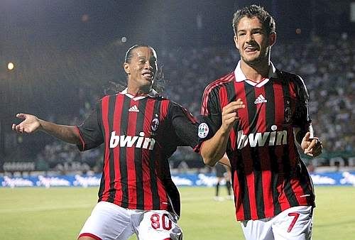 Pato e Ronaldinho em grande no Milan