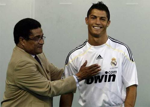 Eusébio cumprimenta Ronaldo