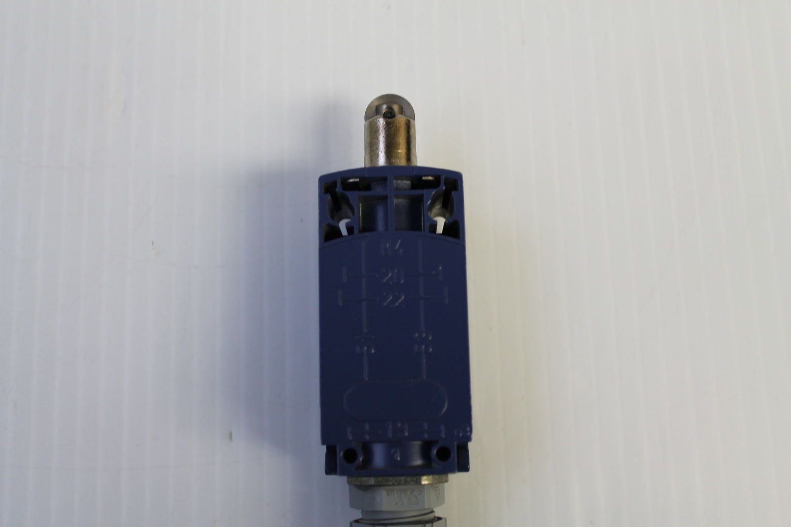 Telemecanique Osiswitch ZCD21 Limit Switch eBay