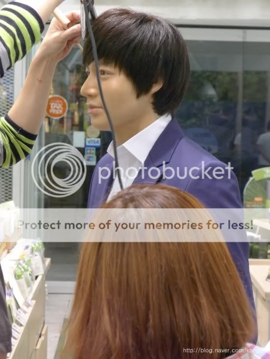 http://i758.photobucket.com/albums/xx228/drenjello/LeeMinHo/l1080949.jpg